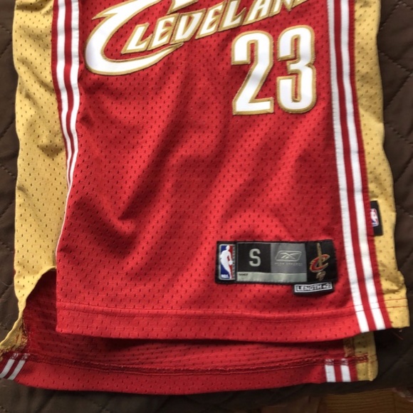 Cleveland Cavaliers LeBron James Jersey - Picture 3 of 3